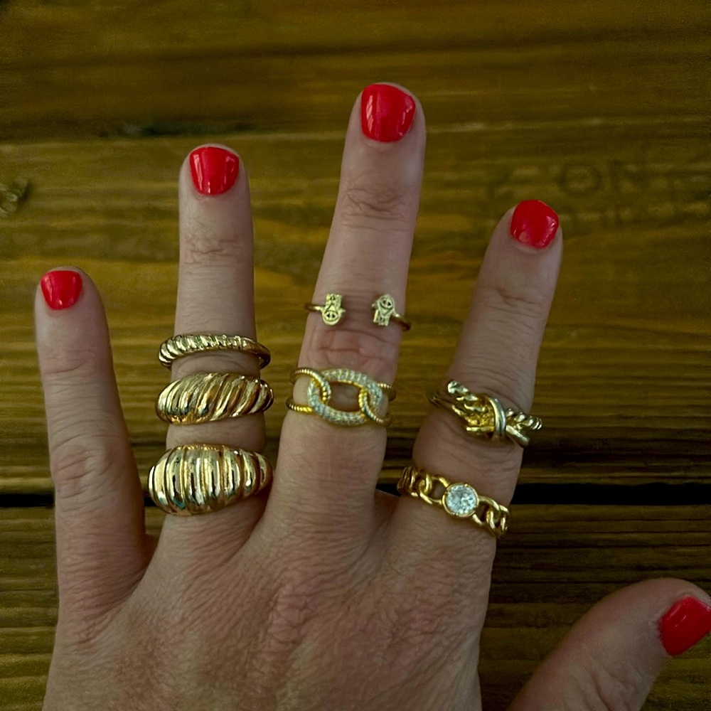 Rings 9$ each just let me know which ones you like.